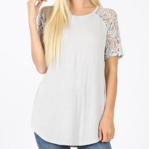 💟Free with purchase 💟Zenana lace sleeve tunic